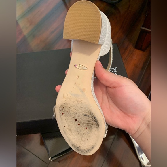 Badgley Mischa Block Heeled Sandals, size 6 - Picture 11 of 13